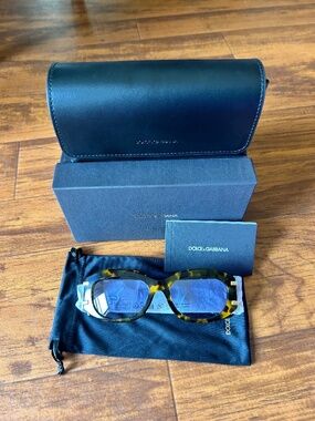 Dolce & Gabbana sunglasses - model DG4502 - brand-new - never worn